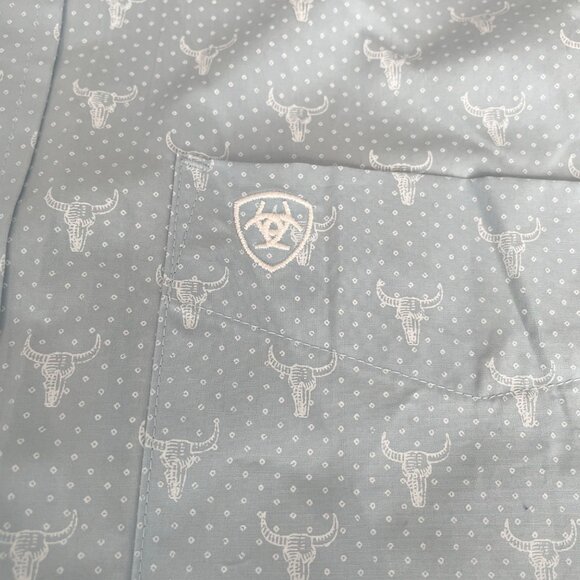 Ariat Mens Long Sleeve Button Up Print Shirt M Light Blue Cattle Skull Western - Picture 6 of 10
